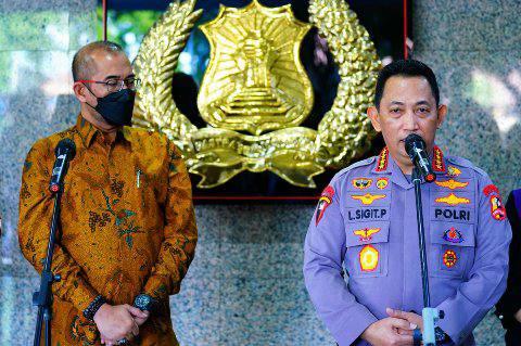 Kapolri saat menerima Ketua KPU RI 
