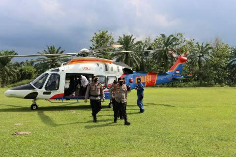 Kapolda Sumut saat meninjau pelaksanaan pengamanan Pilkades Labura, Rabu (25/5)
