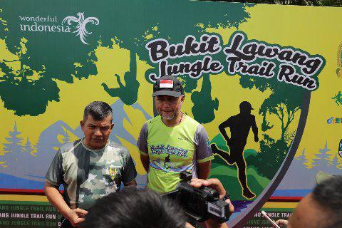 Wagub dan Pangdam I/BB saat memberikan keterangan pers di Bahorok, Sabtu (28/5)