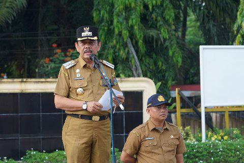 Muhammad Dimiyathi, S.Sos., M.TP. saat memimpin apel gabungan di Dinas PUPR