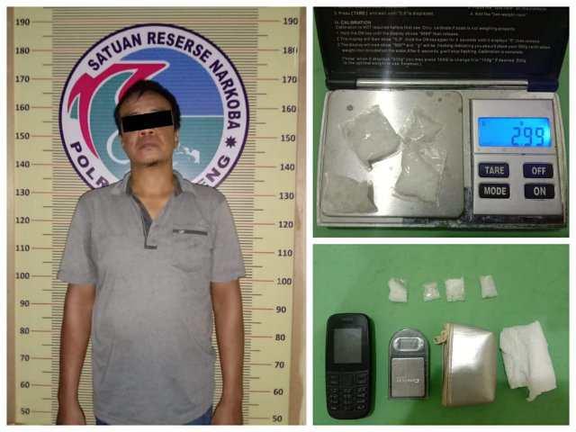 Pelaku dan barang bukti saat diamankan 