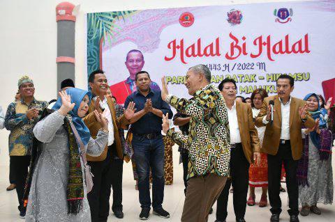 Mayjen TNI Richard Tampubolon menghadiri acara halal bi halal Pengurus Pusat Pardomuan Batak Provinsi Maluku