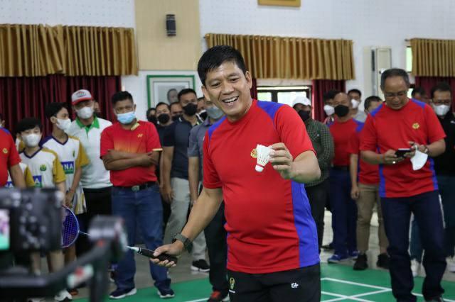 Mayjen TNI Karev Marpaung saat meresmikan Lapangan Bulutangkis R. Harsoyo dan PB Vyati Mako Pussenarhanud