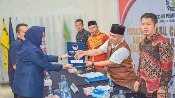 Penyerahan berkas oleh partai NASDEM ke KPU Paluta 