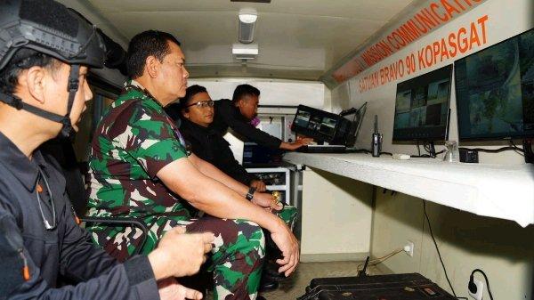Laksamana TNI Yudo Margono cek Ransus Multi Mission Mobile Communication System 
