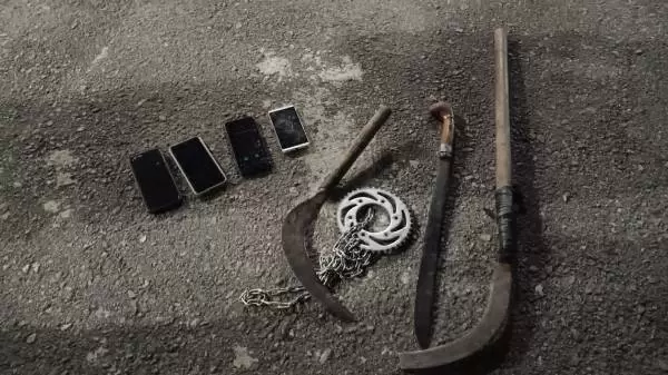 Sejumlah alat bukti berupa senjata tajam yang diamankan Polisi dari geng motor di Binjai, beberapa waktu lalu 