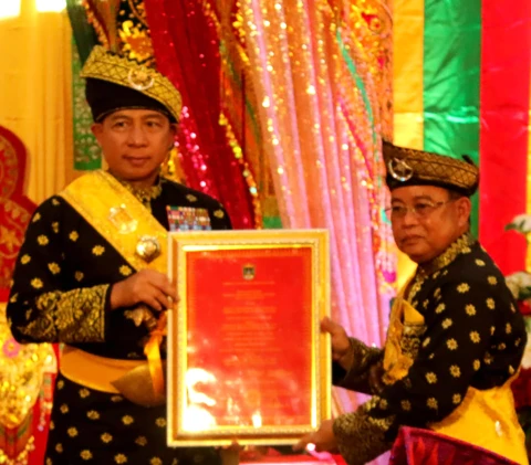 Jenderal TNI Agus Subiyanto menerima penganugerahan gelar Kehormatan Adat Melayu Kepulauan Riau