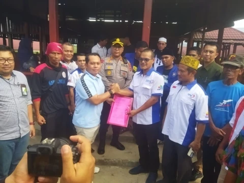 Bupati Padang Lawas, Putra Mahkota Alam Hasibuan saat menerima aspirasi dari Pengurus KC FSPMI Padang Lawas.