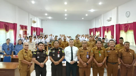 Kejari Sibolga dan MKKS Berikan Penerangan Hukum di SMAN 1 Matauli Pandan