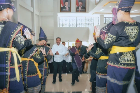 Surya membuka Musyawarah perencanaan pembangunan (Musrenbang) RKPD Pakpak Bharat Tahun 2026 di Gedung Perpustakaan Pakpak Bharat, Kabupaten Pakpak Bharat, Rabu (30/4).