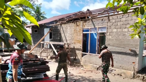Renovasi Rumah Tidak Layak Huni di Desa Lako Akelamo Milik Bapak Andri Yamin