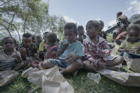 Masyarakat Kp.Tinolok Makan Bersama
