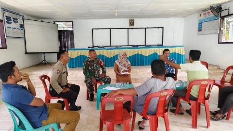 Komunikasi Sosial dengan Aparatur Desa di Desa Mampang