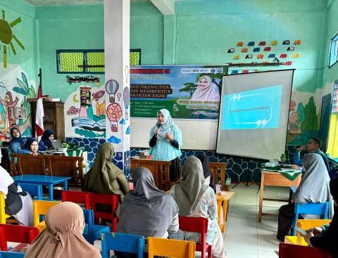 Psikolog Desta Ginting Isi Parenting Education di SD Muhammadiyah 02 Pematangsiantar