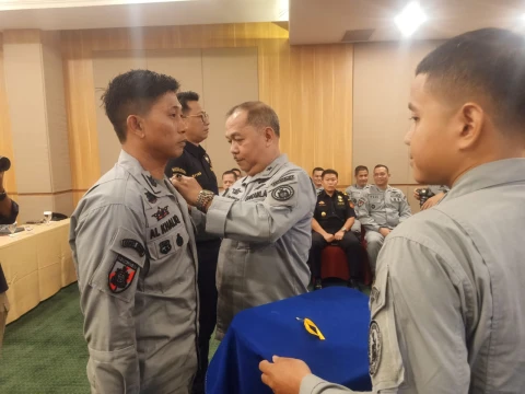 Pembukaan Latihan Bersama Manuver Lapangan Keamanan, Keselamatan, dan Penegakan Hukum (KKPH) di Laut