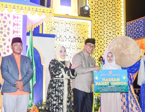 dr H Asri Ludin Tambunan resmi menutup Musabaqah Tilawatil Qur&rsquo;an (MTQ) ke-59 di Lapangan Emplasemen Kualanamu, Kecamatan Beringin, Sabtu malam (9/5/2026).
