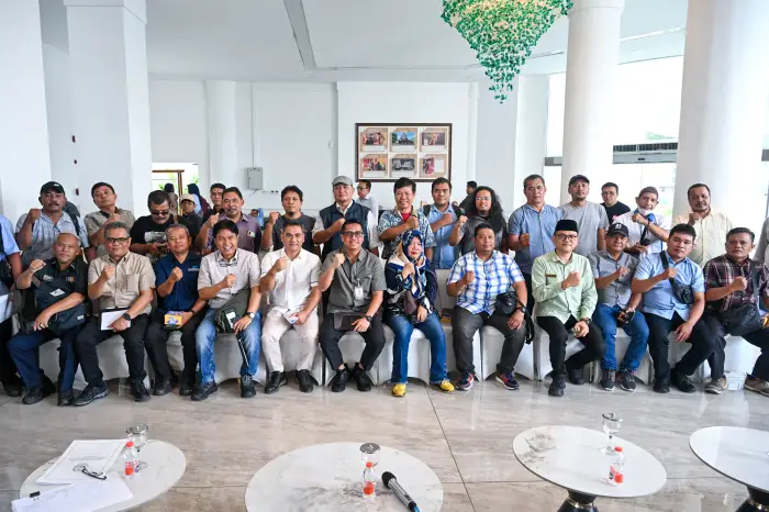 Candra Dalimunthe saat konferensi pers di Lobby Dekranasda Sumut, lantai 1 Kantor Gubernur Sumut, Jalan Diponegoro No. 30, Medan, Selasa (26/5/2026).