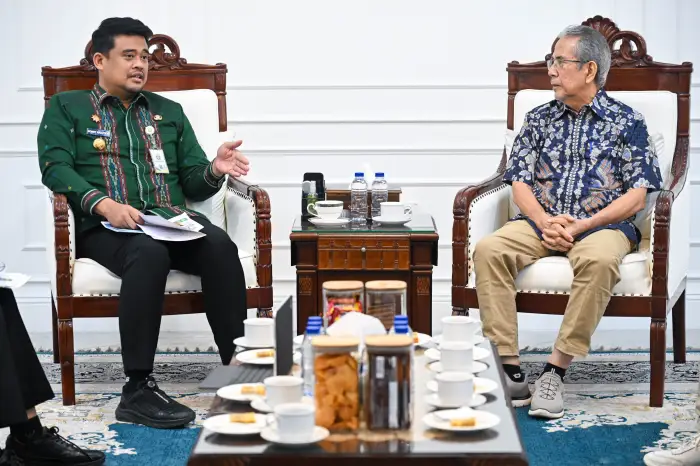 Bobby Nasution menerima audiensi Pimpinan Rumah Sakit Annisa di Ruang Kerja Gubernur Sumut, Lantai 10 Kantor Gubernur Sumut, Jalan Diponegoro No. 30, Medan, Kamis (21/5/2026). 
