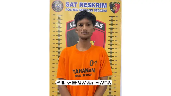 Tersangka AP saat di Satreskrim Polres Sergai