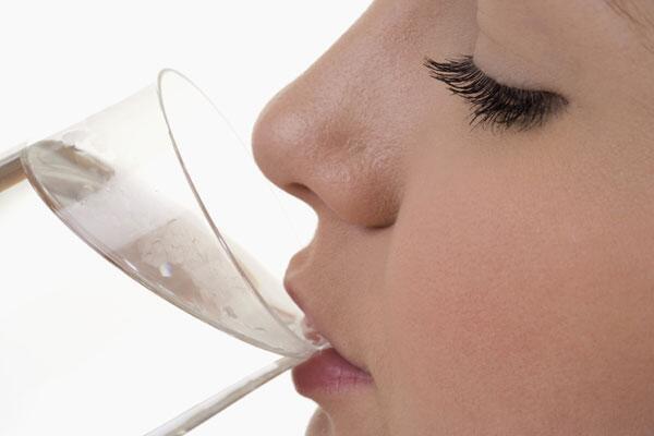 Hati-Hati, Minum Teh Panas Bisa Sebabkan Kanker Kerongkongan!