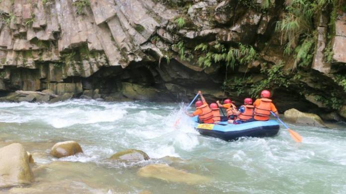 Air Terjun Pelangi, Arung Jeram 