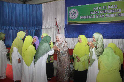 Nawal Lubis menghadiri Halalbihalal BMOIWI Sumut di Pusdiklat Aisyiyah Sumut, Jalan Demak Nomor 3 Medan, Rabu (1/6).