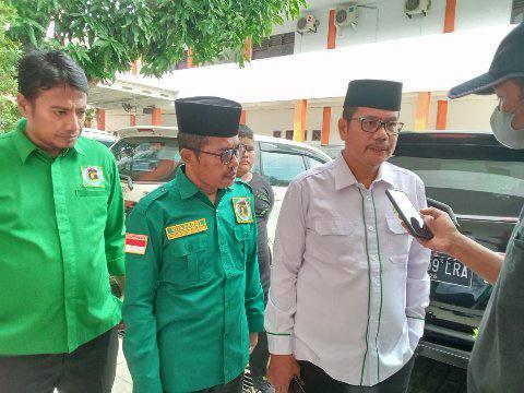 Sekjen DPW PPP Sumut Usman Sitorus (Kemeja Putih) didampingi Ketua DPC PPP Kota Binjai, Supardi