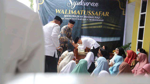 Musa Rajekshah menghadiri syukuran walimatussafar Ketua DPW Badan Komunikasi Pemuda Remaja Masjid Indonesia (BKPRMI) Sumut, Ustaz Syafrizal Harahap sebelum menunaikan ibadah haji ke Tanah Suci Mekah Al Mukarramah, Minggu (12/6).