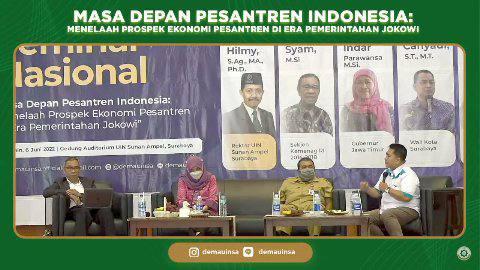 Seminar Nasional: Menelaah Prospek Ekonomi Pesantren di Era Pemerintahan Jokowi di UINSA, Surabaya