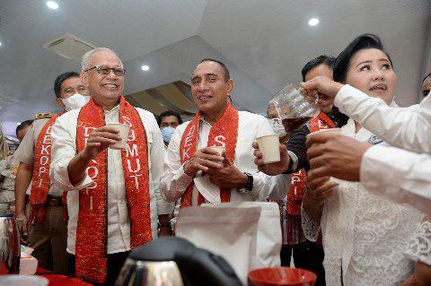 Pelantikan Pengurus Dewan Kopi Indonesia (Dekopi) Perwakilan Sumut Periode 2021-2025 di Aula Tengku Rizal Nurdin Jalan Jenderal Sudirman Nomor 41 Medan, Selasa (28/6).