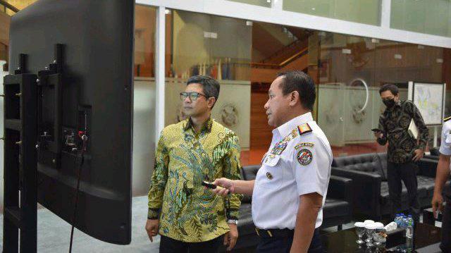 Laksdya TNI Dr. Aan Kurnia dan Y.M. Denny Abdy