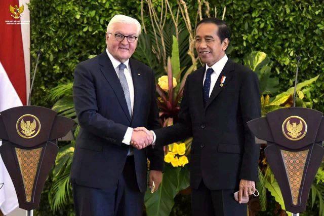 Presiden Joko Widodo dan Presiden Republik Federal Jerman usai pertemuan bilateral Indonesia-Jerman, Kamis (16/06/2022), di Istana Kepresidenan Bogor, Jawa Barat.