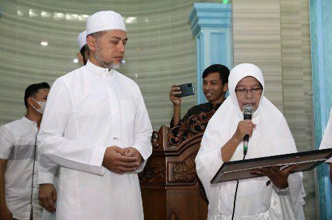 Musa Rajekshah meresmikan Masjid Ar Rahman di Desa Batu Penjemuran, Kecamatan Namorambe, Kabupaten Deliserdang, Minggu (26/6). 
