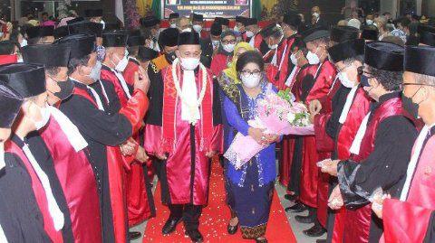 Wisuda Purnabakti Ketua Pengadilan Tinggi Medan Robinson Tarigan di Ruang Sidang Cakra Jalan Ngumban Surbakti Nomor 38 A Medan, Jumat (24/6).