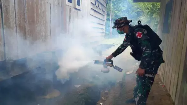Pengasapan atau fogging dilaksanakan karena daerah tersebut rawan endemik
