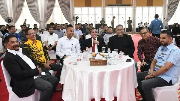 Diskusi Media Siber "Peningkatan Ekosistem Media Siber di Sumut dalam Mewujudkan Sumut Bermartabat Anti Korupsi, di Aula Tengku Rizal Nurdin, Rumah Dinas Gubernur, Jalan Sudirman, Medan, Senin (26/6).