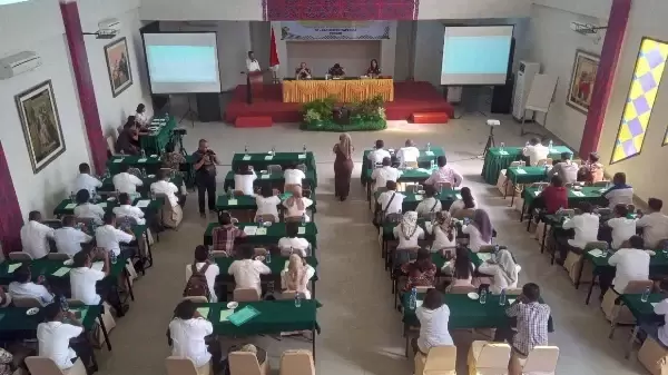 Pelaksana Tugas Kepala Kejari Sibolga, Gunawan Wisnu Murdiyanto memberikan pemahaman Hukum kepada Kepala dan Bendahara Desa se-Tapteng.