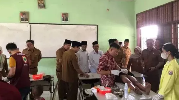 Pelaksanaan Khitanan Massal BAZNAS di SMA Negeri 5 Binjai