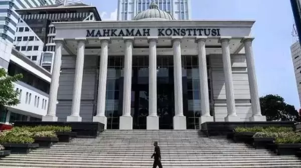 Mahkamah Konstitusi 