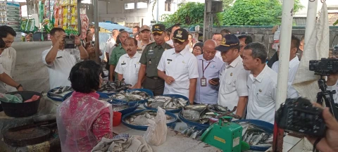 Peninjauan Harga Kebutuhan Pokok di Pasar Raya MMTC