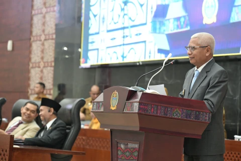 Surya menghadiri rapat Paripurna Dewan Perwakilan Rakyat Daerah (DPRD) Sumut, tentang Penyampaian Laporan Hasil Kegiatan Reses III Masa Persidangan III, tahun sidang I 2024-2025, Pimpinan dan Anggota Dewan ke seluruh kabupaten/kota. Rapat berlangsung di Gedung DPRD Sumut, Jalan Imam Bonjol Medan, Senin (30/6/2025).