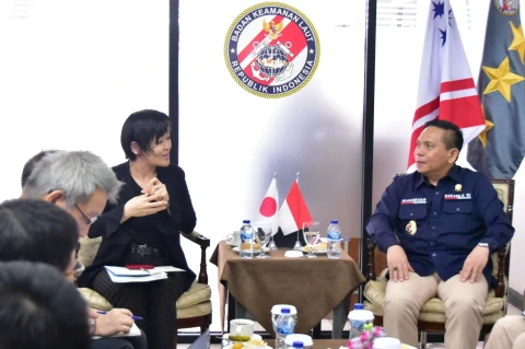 Laksdya TNI Dr. Irvansyah dan Shimada Aya