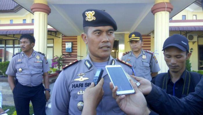 Kapolres Tapteng saat mengkonfirmasi keterlibatan oknum perwira pada kasus narkoba, Senin (17/7).