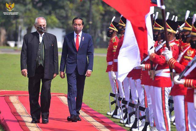 Presiden Jokowi saat menyambut Presiden Timor Leste 