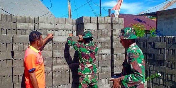 Komunikasi Sosial (Komsos), menyambangi rumah  Maimun (47), yang kesehariannya berprofesi sebagai pembuat batako