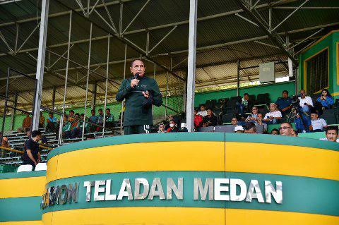 Edy Rahmayadi membuka secara resmi Gubsu Edy Rahmayadi Cup di Stadion Teladan, Jalan Stadion Medan, Sabtu (23/7/2022).
