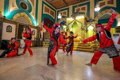 Musa Rajekshah menghadiri pengukuhan Pengurus Himpunan Telangkai Pelestari Adat Melayu (HITPAM) Sumut &nbsp;di Istana Maimun, Medan, Sabtu (30/7) malam.