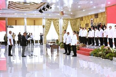 Marciano Norman Melantik dan Mengukuhkan Panitia Inti Panitia Besar Pekan Olahraga Nasional (PON) XXI 2024 Aceh-Sumut yang diketuai Gubernur Sumut Edy Rahmayadi di Aula Tengku Rizal Nurdin, Rumah Dinas Gubernur Sumut, Jalan Sudirman No. 41, Medan, Kamis (