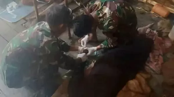 Penanganan ibu yang alami pendarahan pasca melahirkan oleh prajurit TNI 