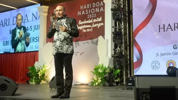 Edy Rahmayadi beserta Forkopimda Provinsi Sumut menghadiri dan memberi sambutan pada perayaan Hari Doa Nasional yang diselenggarakan di GBI Rumah Persembahan Jalan Jamin Ginting KM 11,5 Medan Selayang, Kota Medan, Rabu (5/7) malam.